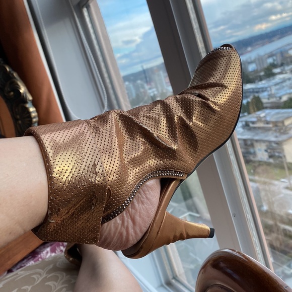 🌸 GONE…DONATED - Picture 2 of 11